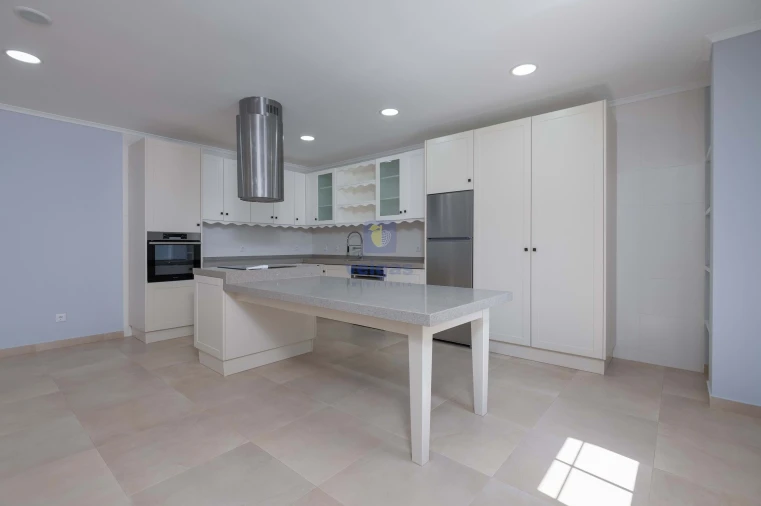 Moradia T4 para Arrendamento em Alfeizerão Foto 36