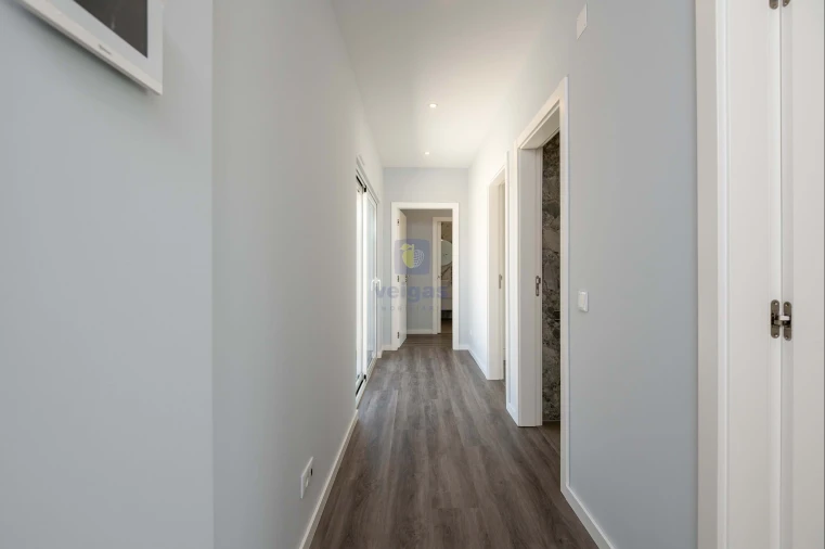 Moradia T4 para Arrendamento em Alfeizerão Foto 15