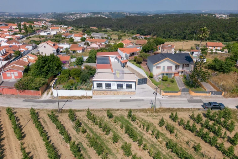 Moradia T4 para Arrendamento em Alfeizerão Foto 2