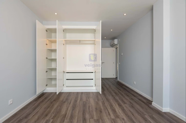 Moradia T4 para Arrendamento em Alfeizerão Foto 14