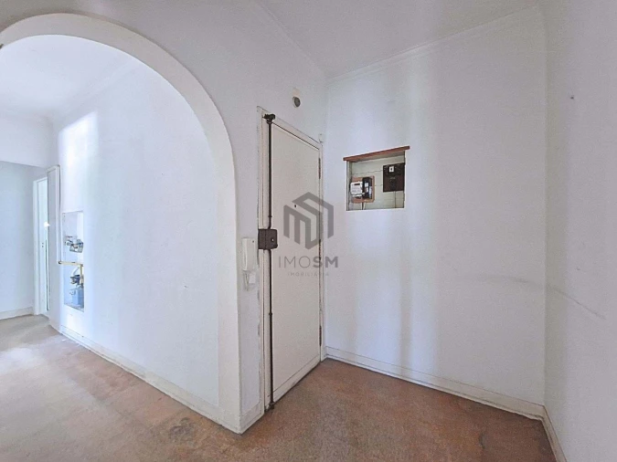 Apartamento T3 para Venda em Carnide Foto 2