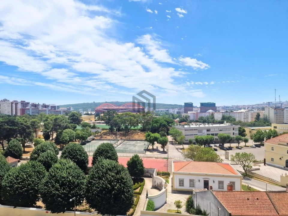 Apartamento T3 para Venda em Carnide Foto 1