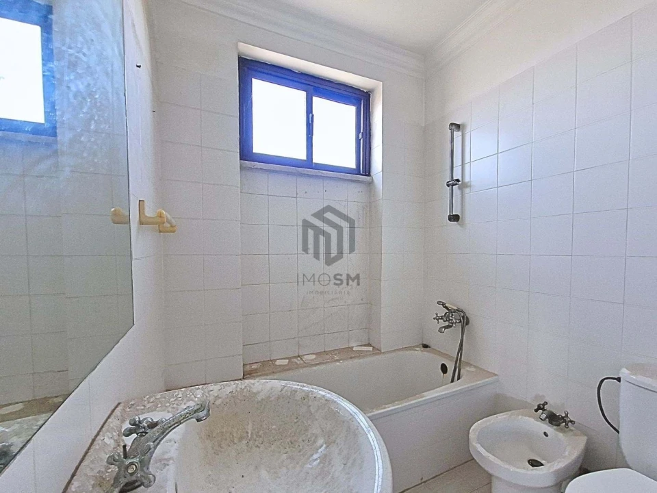 Apartamento T3 para Venda em Carnide Foto 12