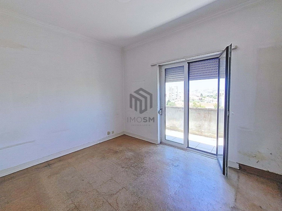 Apartamento T3 para Venda em Carnide Foto 7