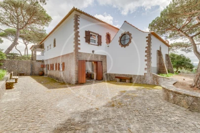 Moradia T5 para Venda em São João das Lampas e Terrugem