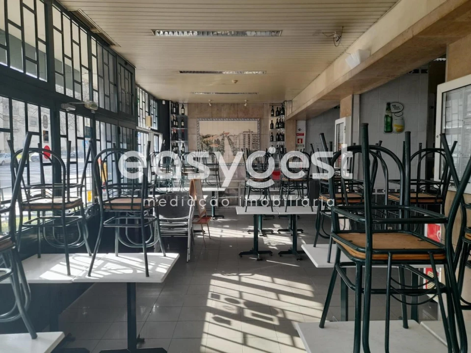 Negócio para Venda em Alvalade Foto 2