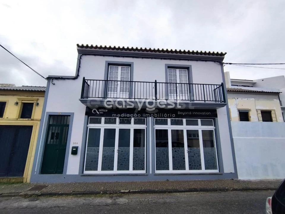 Prédio para Venda em Praia da Vitoria (Santa Cruz) Foto 5