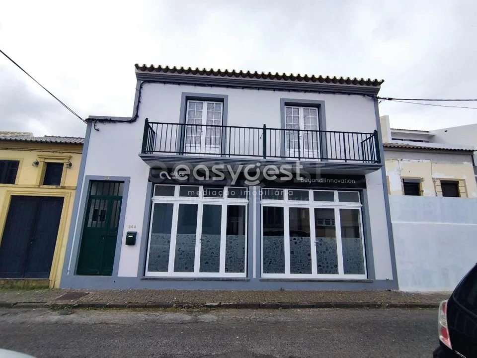 Prédio para Venda em Praia da Vitoria (Santa Cruz) Foto 6