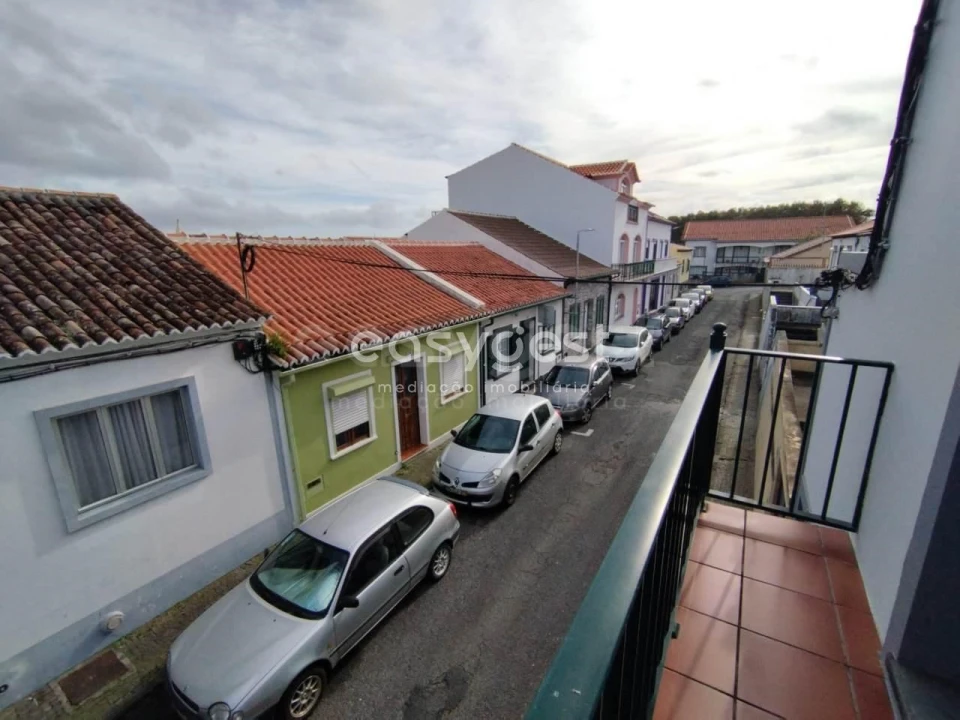 Prédio para Venda em Praia da Vitoria (Santa Cruz) Foto 8