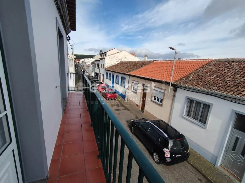 Prédio para Venda em Praia da Vitoria (Santa Cruz) Foto 9