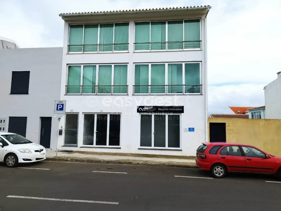 Prédio para Venda em Praia da Vitoria (Santa Cruz) Foto 40