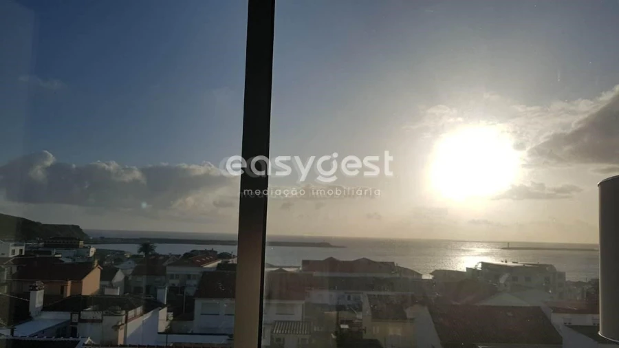 Prédio para Venda em Praia da Vitoria (Santa Cruz) Foto 4