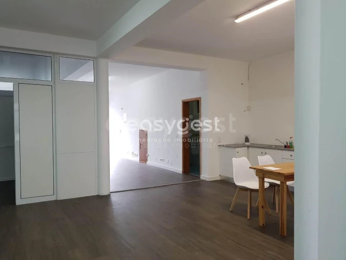 Prédio para Venda em Praia da Vitoria (Santa Cruz) Foto 31