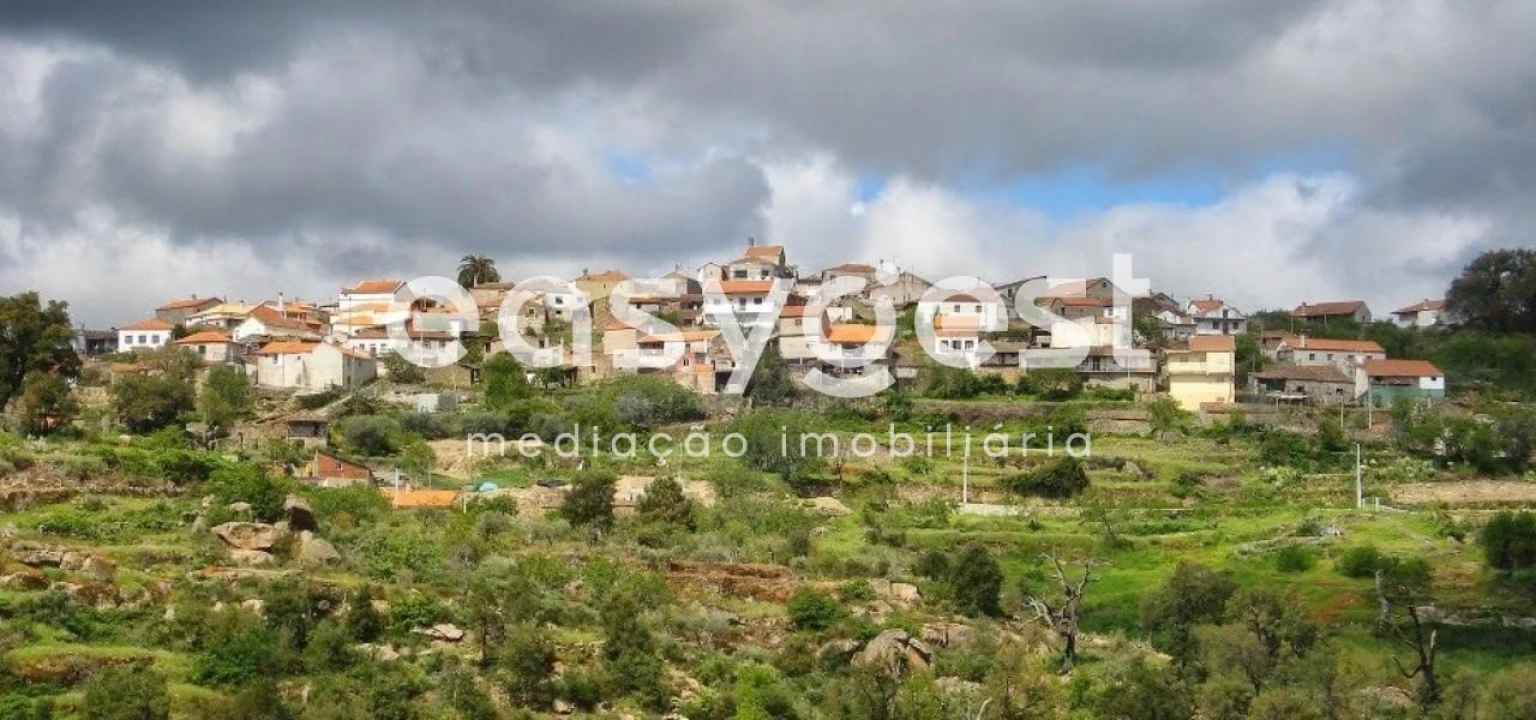 Moradia T2 para Venda em Castedo Foto 1