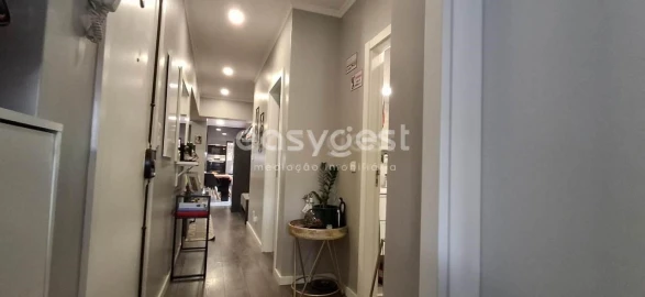 Apartamento T3 para Venda em Queluz e Belas