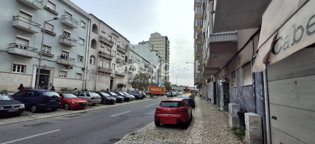 Apartamento T3 para Venda em Queluz e Belas Foto 19