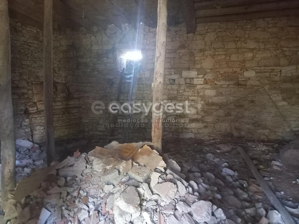 Moradia T3 para Venda em Minde Foto 13