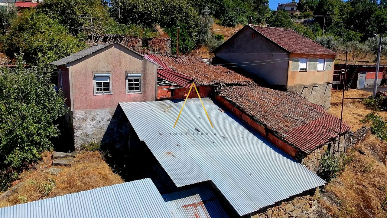 Moradia T0 para Venda em São Cipriano e Vil de Souto Foto 3