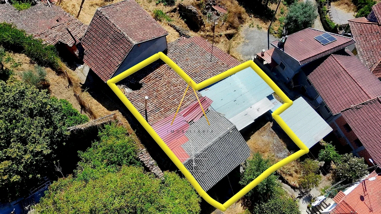 Moradia T0 para Venda em São Cipriano e Vil de Souto Foto 4