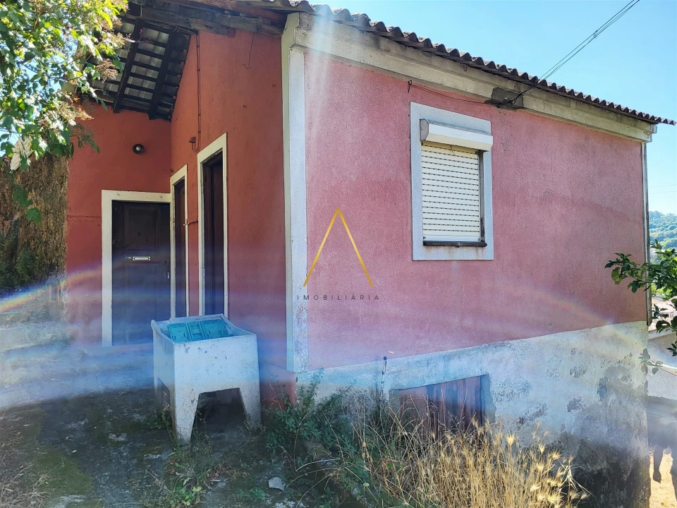 Moradia T0 para Venda em São Cipriano e Vil de Souto Foto 1