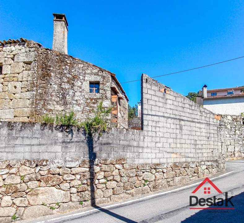 Moradia T1 para Venda em São Miguel do Mato Foto 9