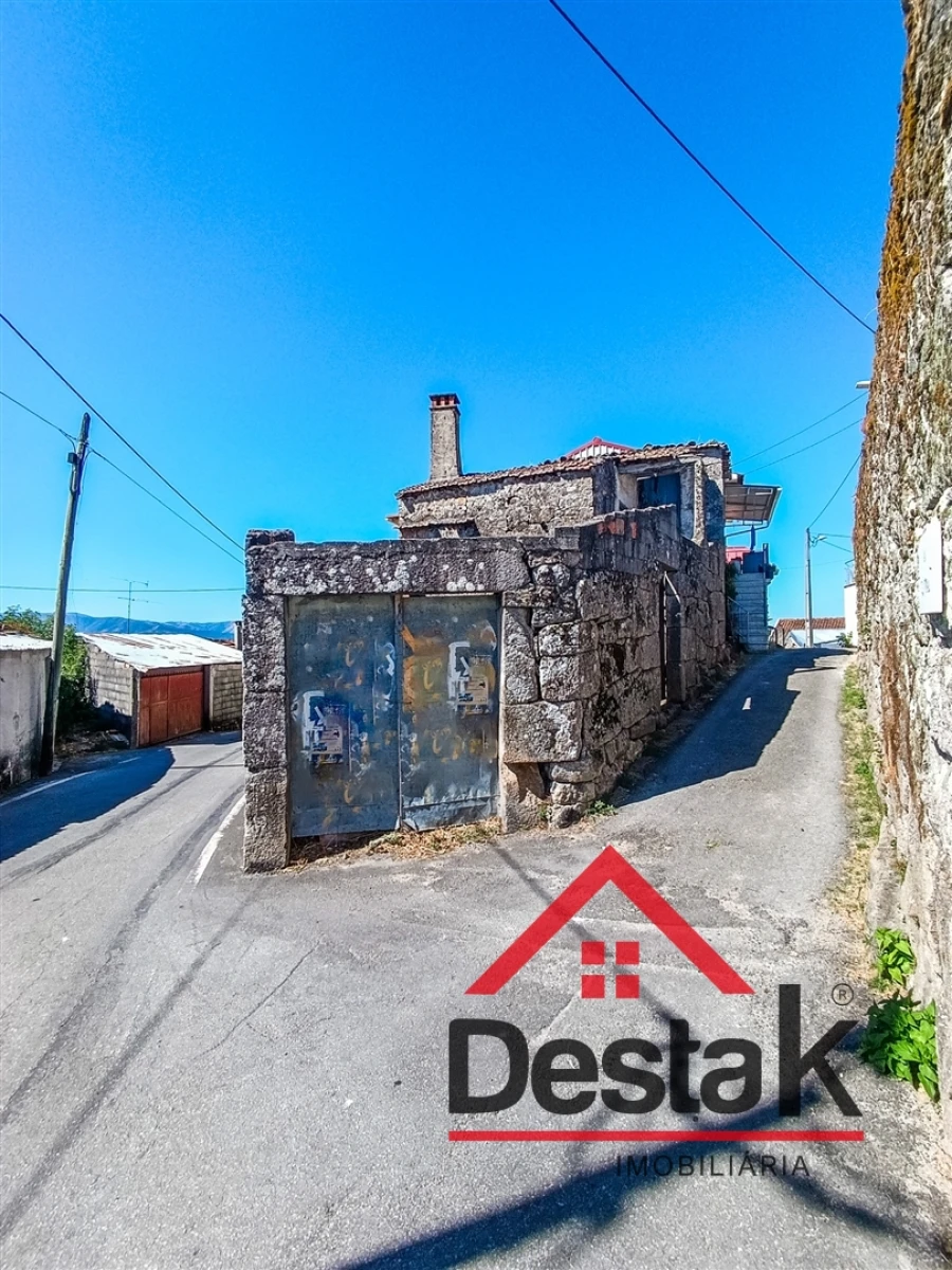 Moradia T1 para Venda em São Miguel do Mato Foto 6