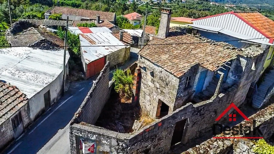 Moradia T1 para Venda em São Miguel do Mato Foto 1