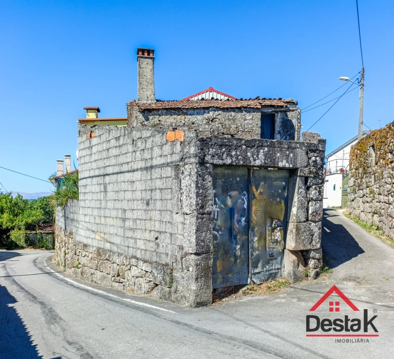 Moradia T1 para Venda em São Miguel do Mato Foto 5