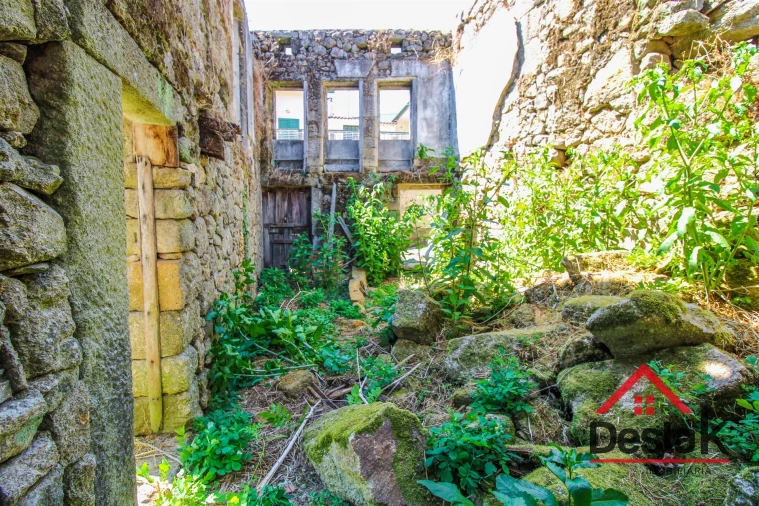 Moradia T0 para Venda em Couto de Baixo e Couto de Cima Foto 12