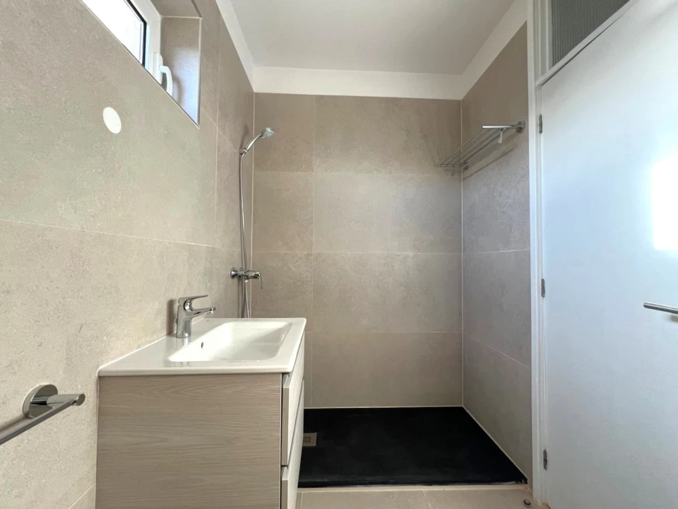 Apartamento T2 para Venda em Lordelo do Ouro e Massarelos Foto 28