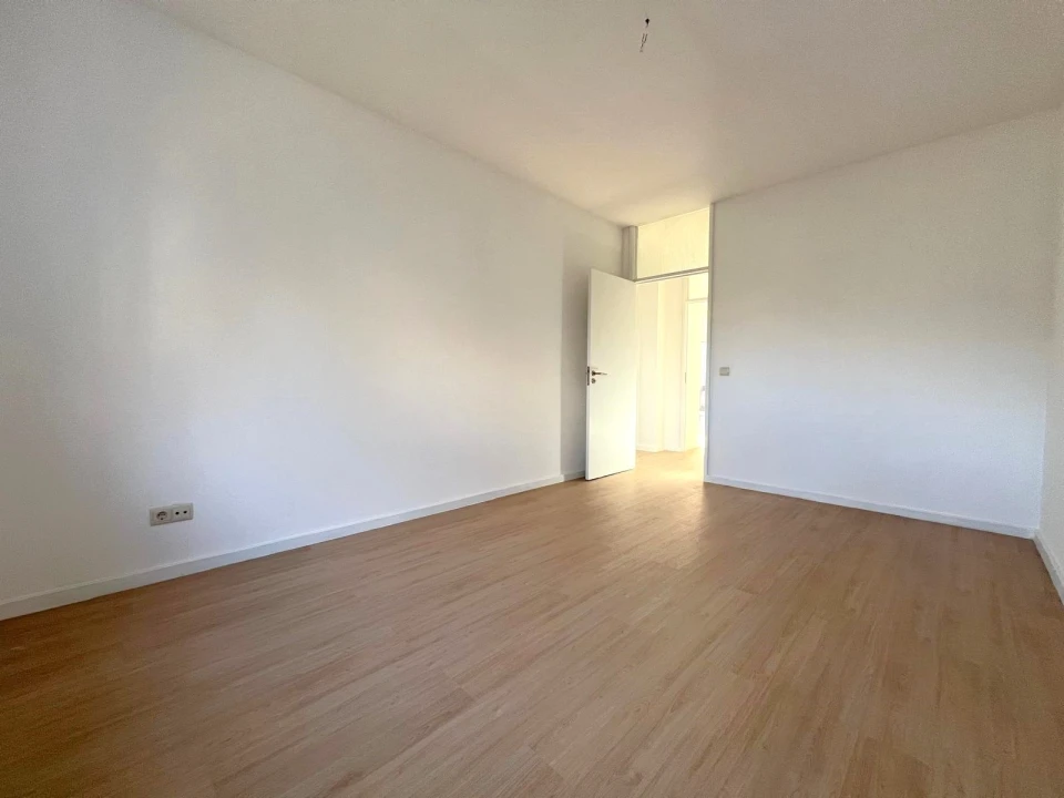 Apartamento T2 para Venda em Lordelo do Ouro e Massarelos Foto 24