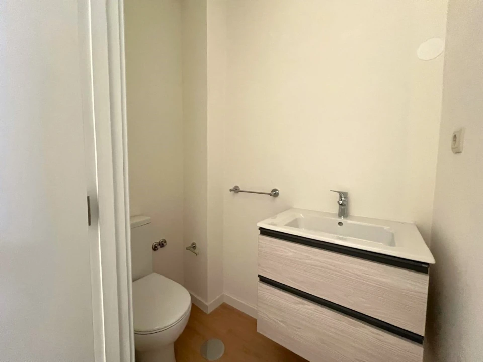 Apartamento T2 para Venda em Lordelo do Ouro e Massarelos Foto 18