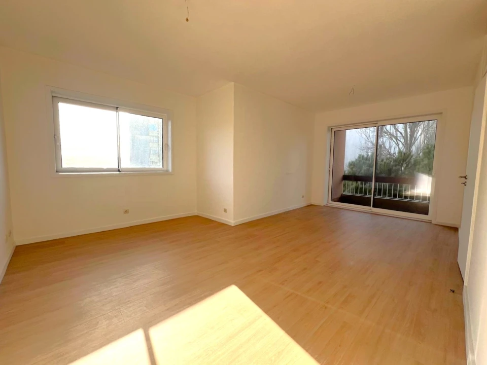 Apartamento T2 para Venda em Lordelo do Ouro e Massarelos Foto 5