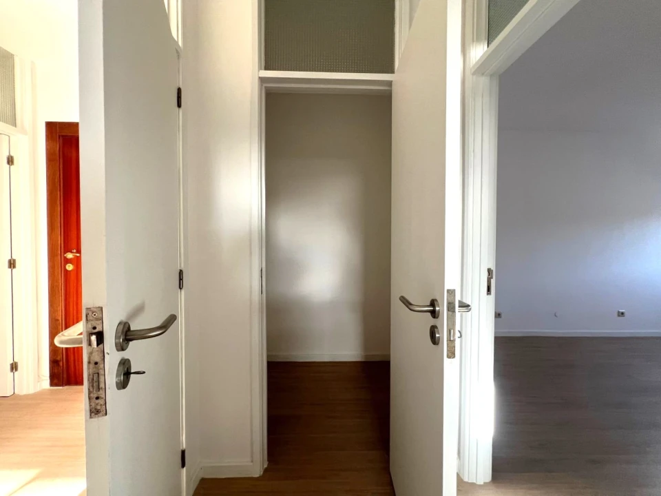 Apartamento T2 para Venda em Lordelo do Ouro e Massarelos Foto 30