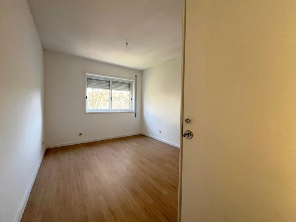 Apartamento T2 para Venda em Lordelo do Ouro e Massarelos Foto 26