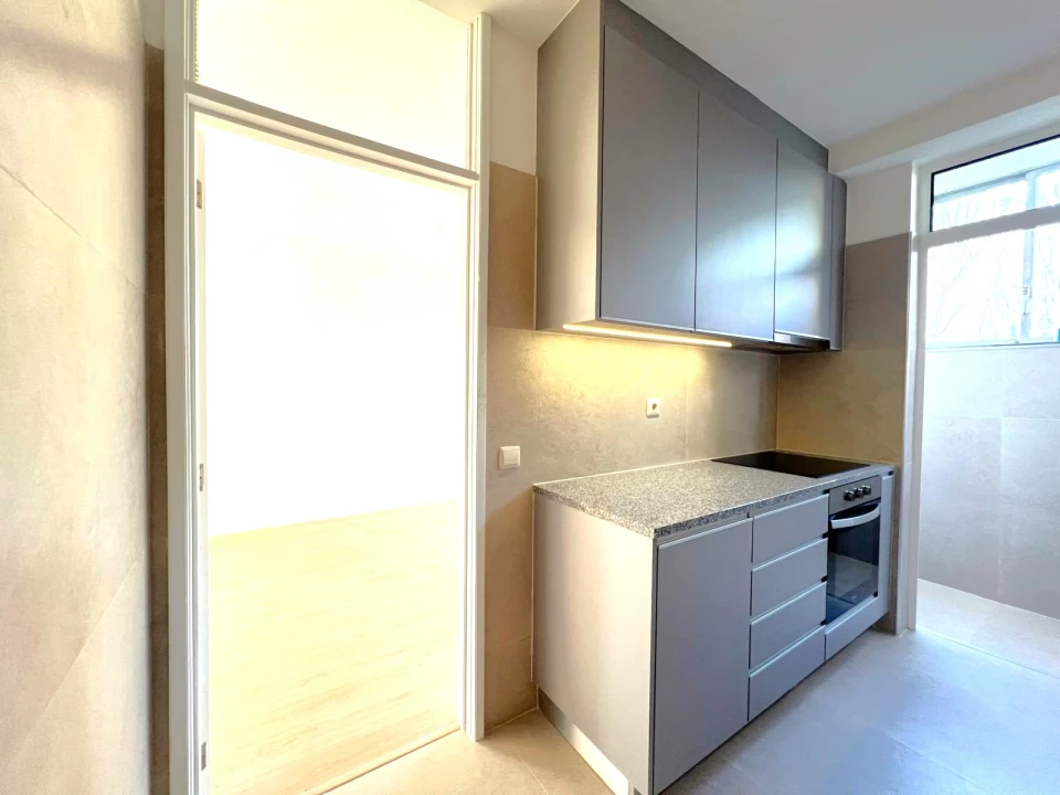 Apartamento T2 para Venda em Lordelo do Ouro e Massarelos Foto 13