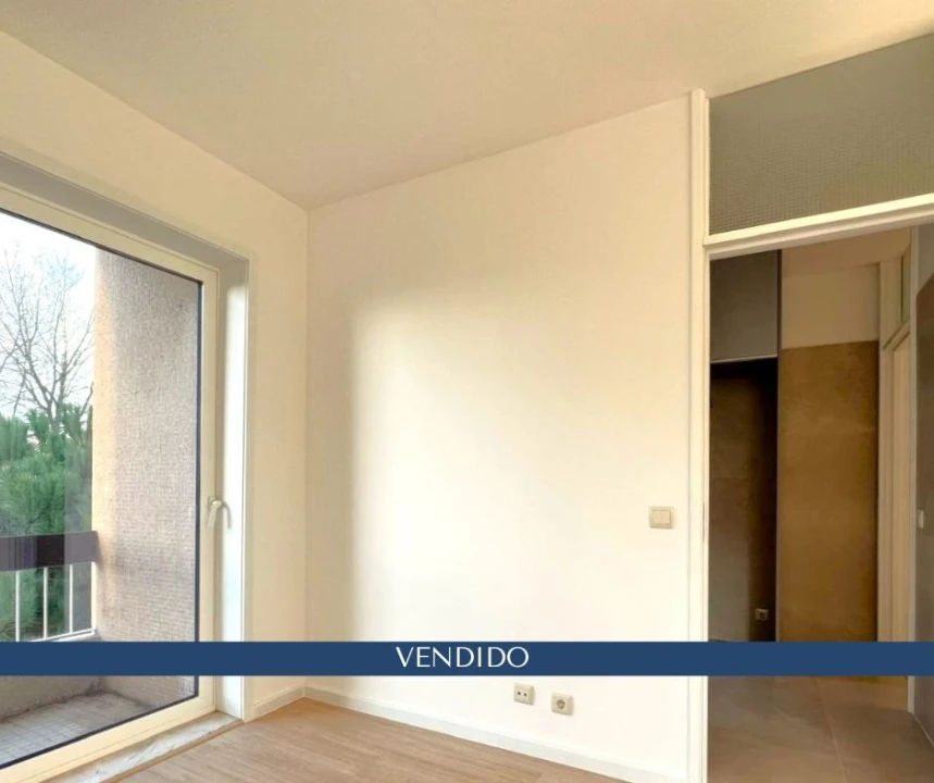 Apartamento T2 para Venda em Lordelo do Ouro e Massarelos Foto 1