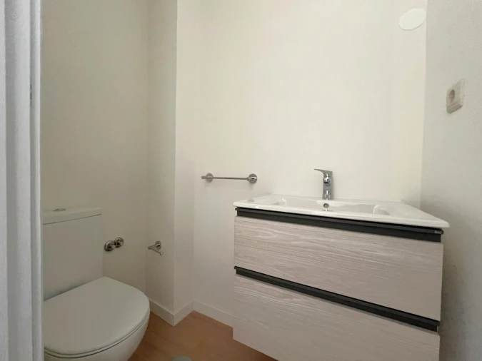 Apartamento T2 para Venda em Lordelo do Ouro e Massarelos Foto 16