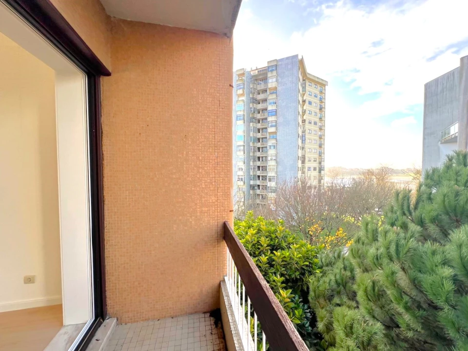Apartamento T2 para Venda em Lordelo do Ouro e Massarelos Foto 7