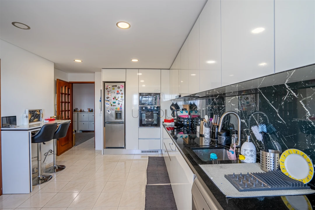 Apartamento T5 para Venda em Vagos e Santo António Foto 2