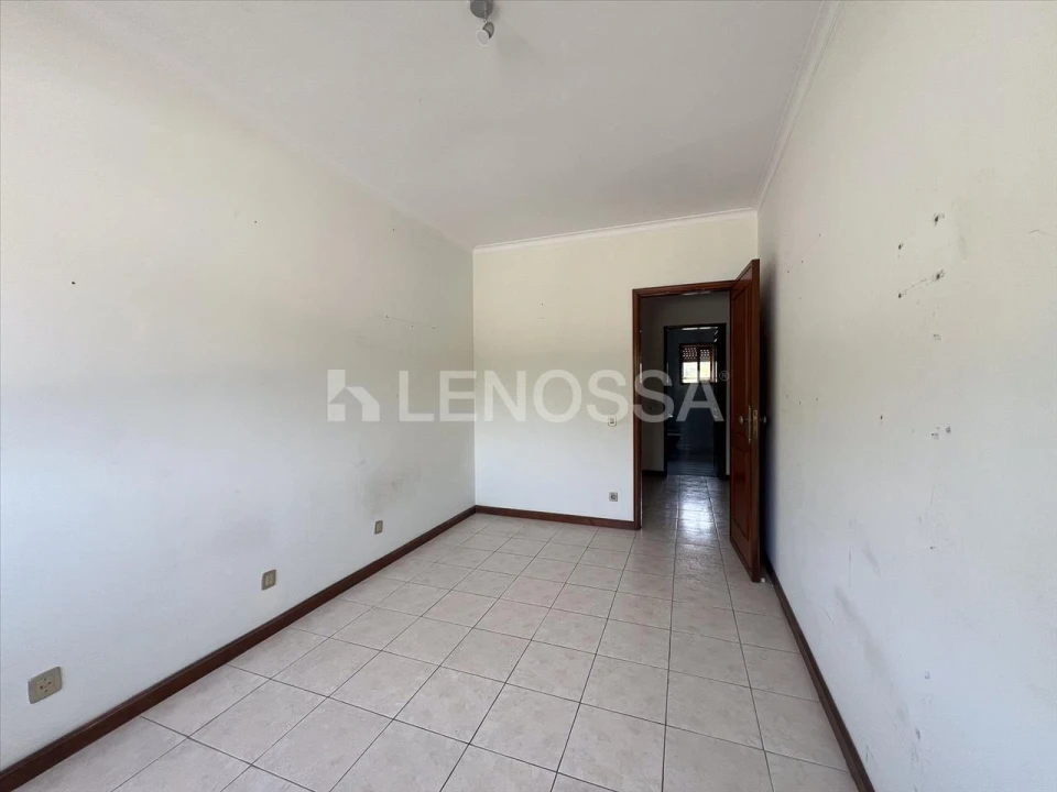 Apartamento T3 para Venda em Serzedo e Perosinho Foto 8