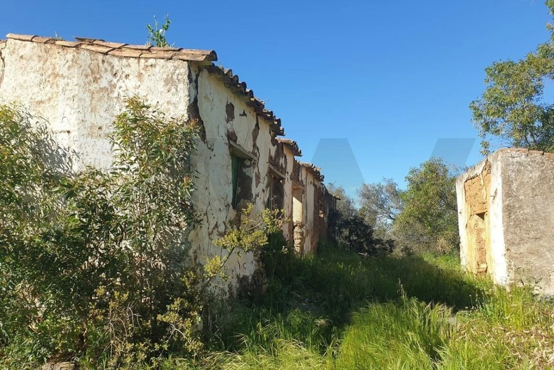 Moradia T1 para Venda em Corte do Pinto Foto 9