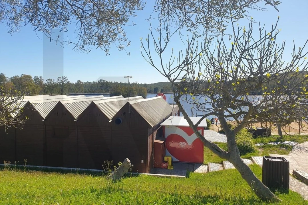 Moradia T1 para Venda em Corte do Pinto Foto 16