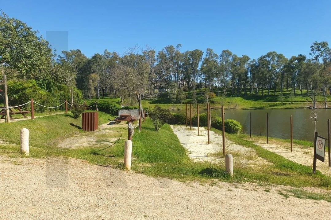 Moradia T1 para Venda em Corte do Pinto Foto 18