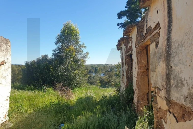 Moradia T1 para Venda em Corte do Pinto Foto 6