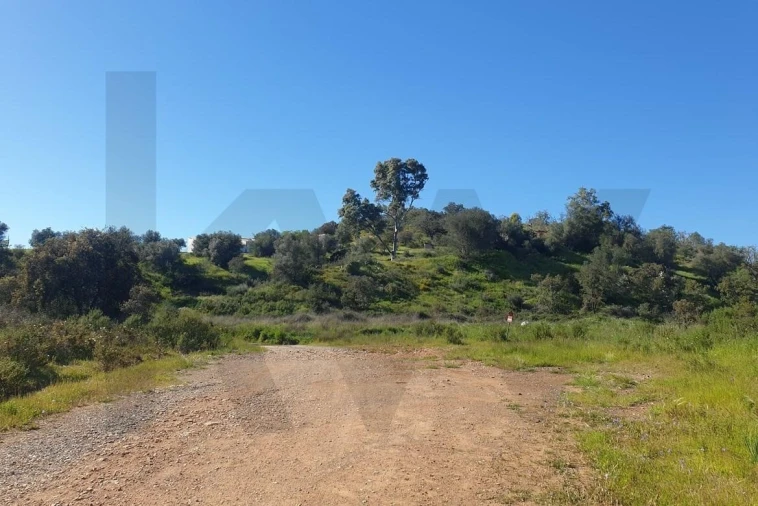 Moradia T1 para Venda em Corte do Pinto Foto 13