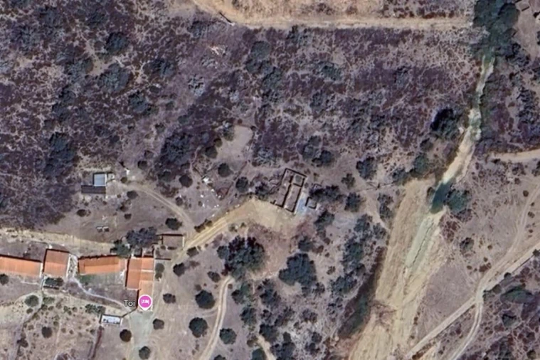 Moradia T1 para Venda em Corte do Pinto Foto 21