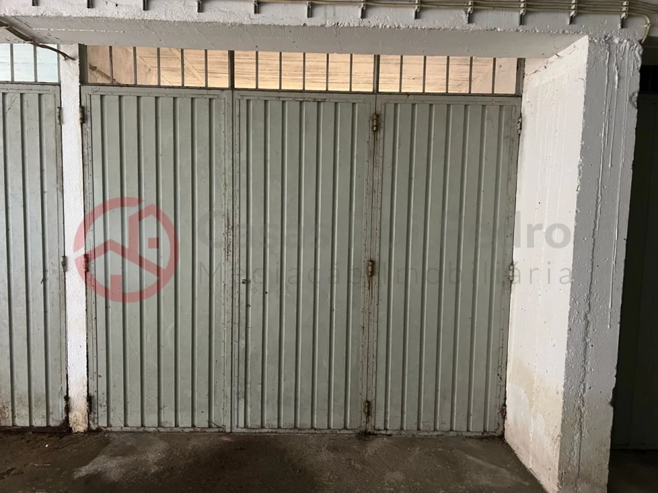 Garagem para Venda em Charneca de Caparica e Sobreda Foto 8