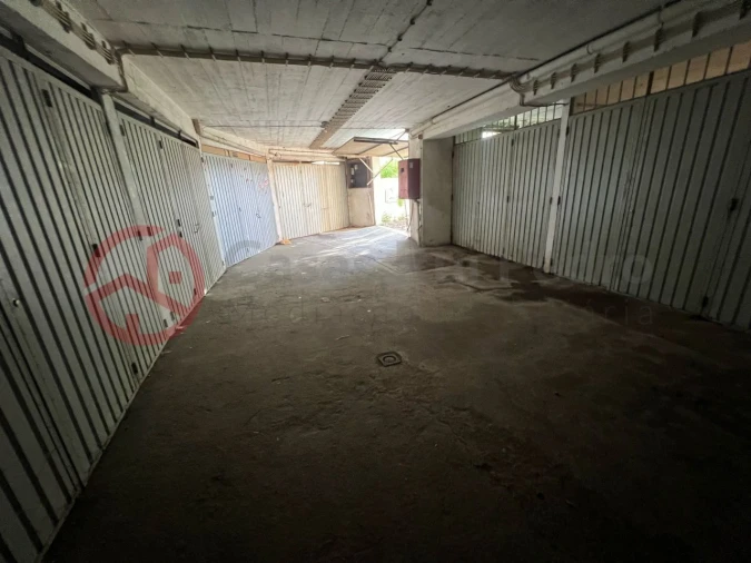 Garagem para Venda em Charneca de Caparica e Sobreda Foto 7