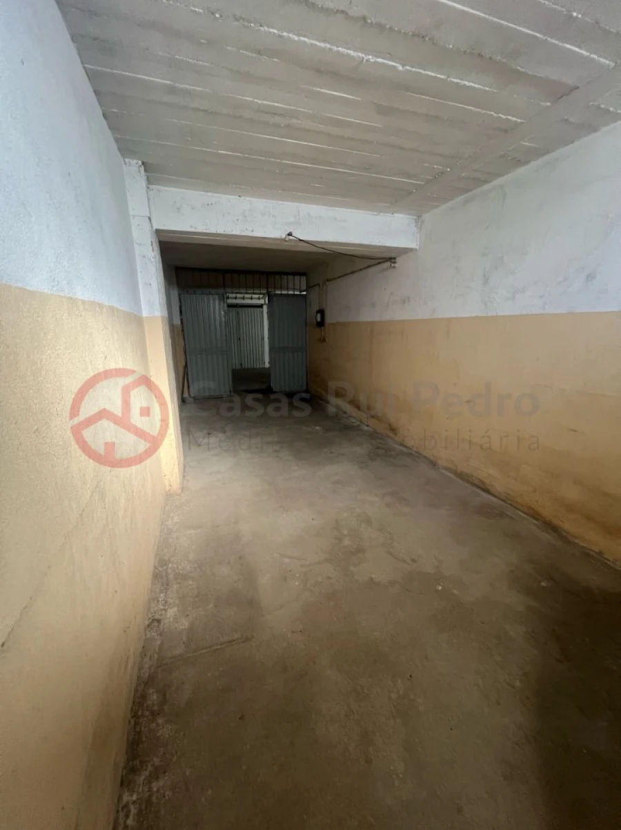 Garagem para Venda em Charneca de Caparica e Sobreda Foto 11